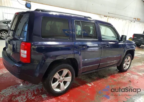 2013 Jeep Patriot Latitude z USA, uszkodzony, nr VIN 1C4NJPFB0DD102496